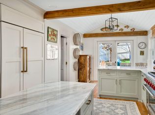 208 E Brow Rd, Lookout Mountain, TN 37350