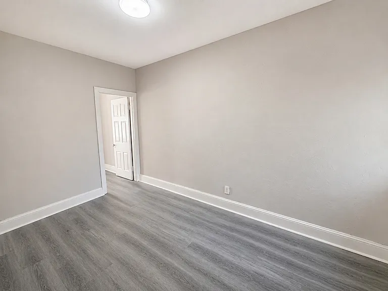 811 W Cumberland St — Photo 8