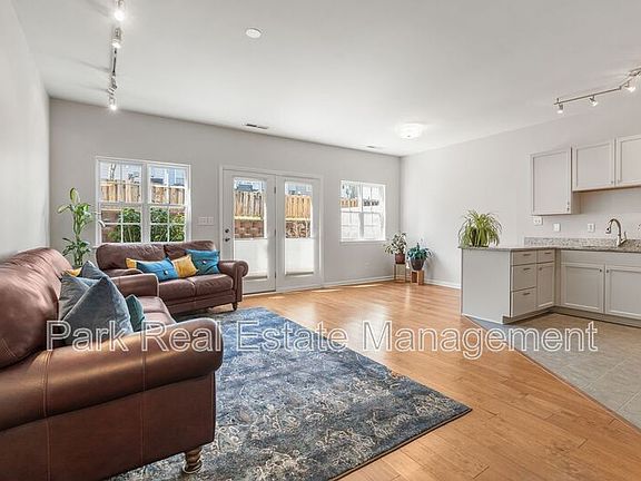 4th image of 285 Plaza Dr Unit B