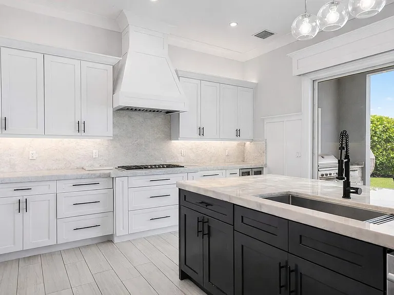 2100 Notre Dame Dr — Photo 10