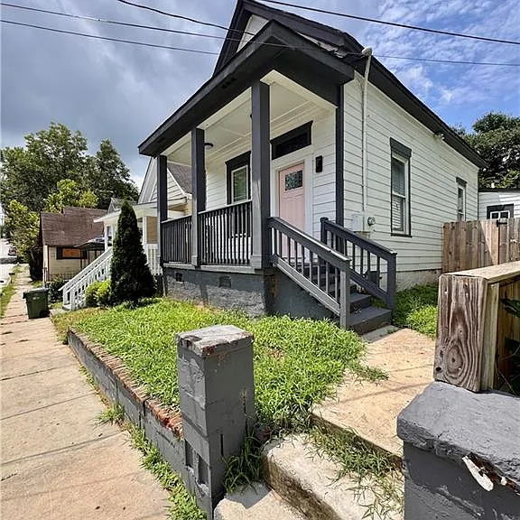 957 Coleman St SW — Photo 1
