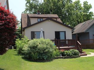 N27W27012 Woodland Dr, Pewaukee, WI 53072