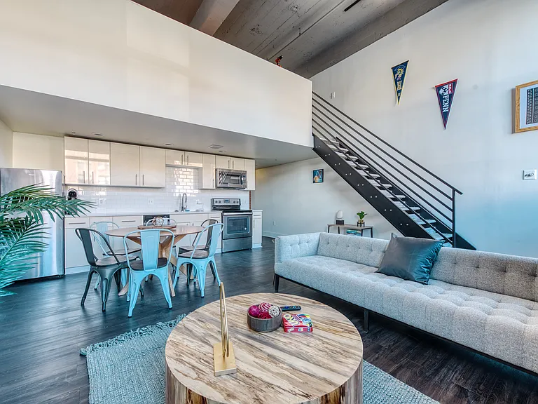 West Lofts — Photo 10