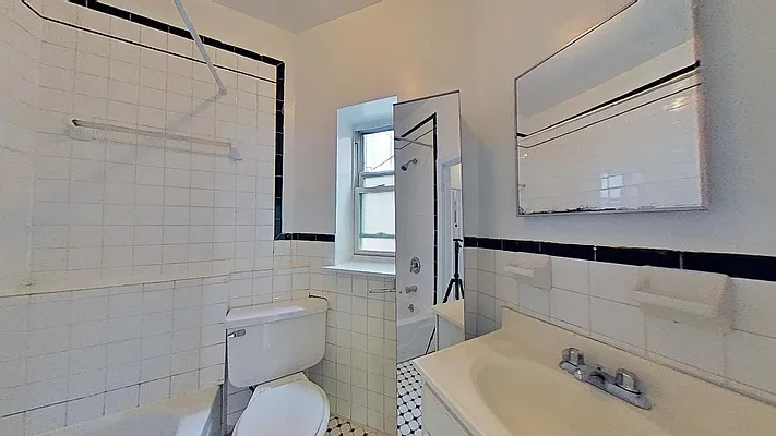 Rented by Bond New York | media 26