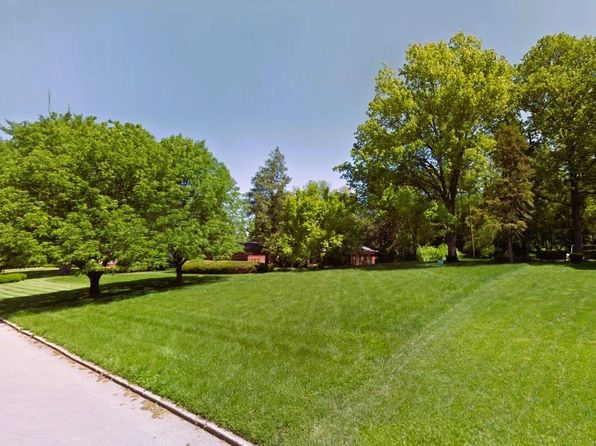 74 Country Club Pl, Belleville, IL 62223