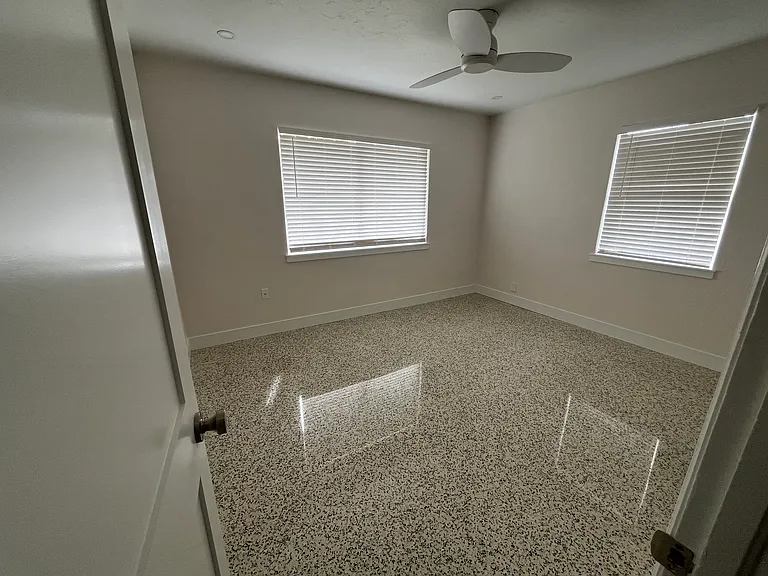 5919 Hollywood Blvd #B — Photo 12