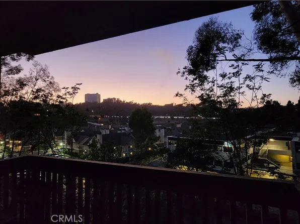 8860 Villa La Jolla Dr Unit 215, La Jolla, CA 92037