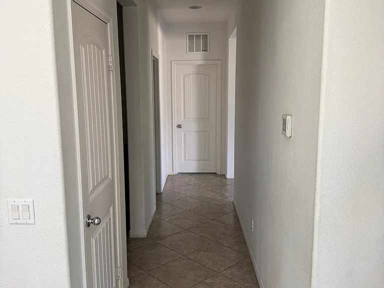 Lower Bedroom En-suite entrance