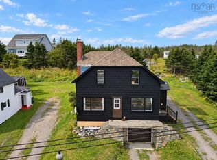 7368 Main St, Louisbourg, NS B1C1P5