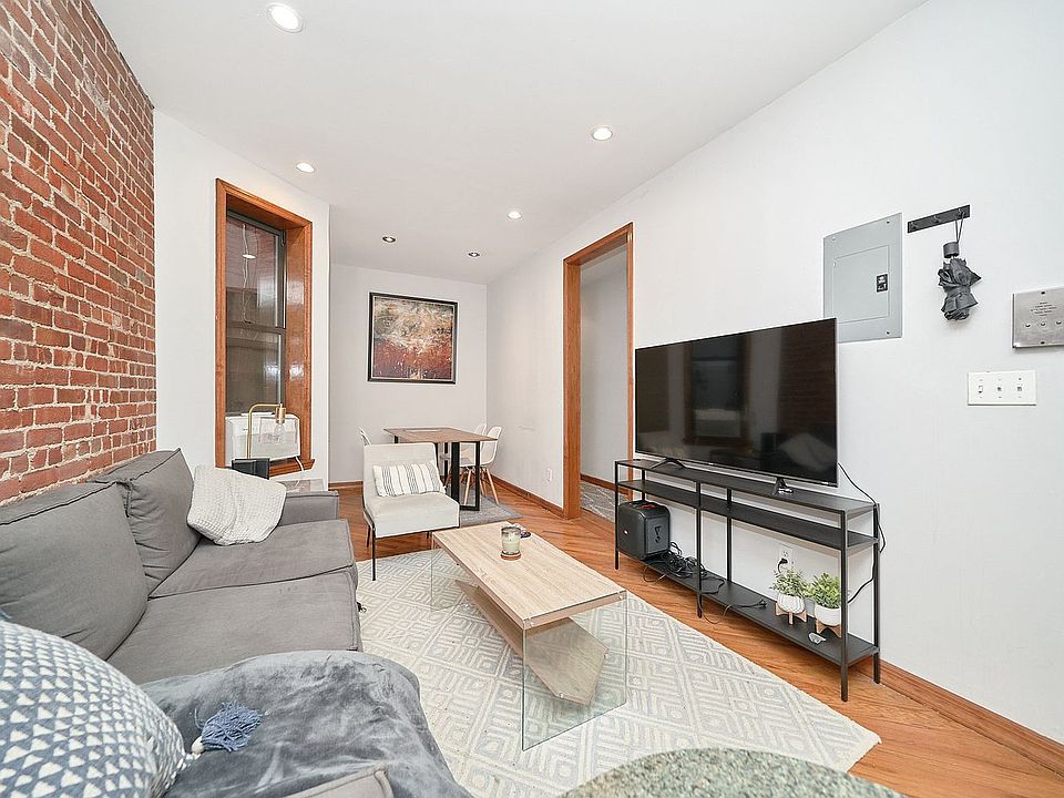 1st image of 501 W 43rd St APT 4