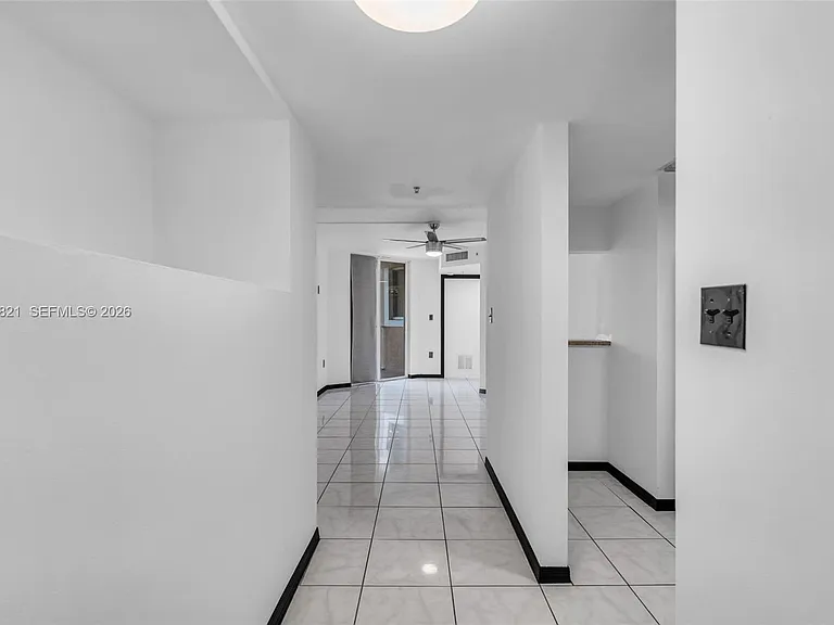 102 SW 6th Ave #201 — Photo 3