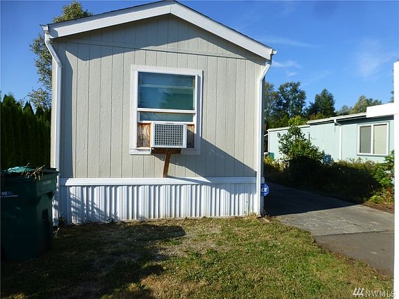 2nd image of 16600 25th Ave NE Unit 3