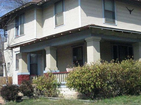 3rd image of 1826 College Ave