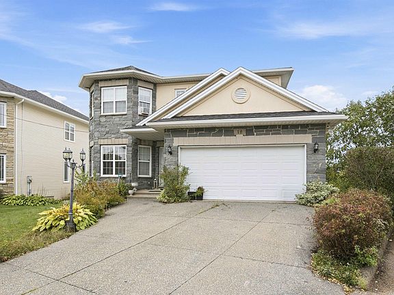 2nd image of 18 Stone Gate Dr