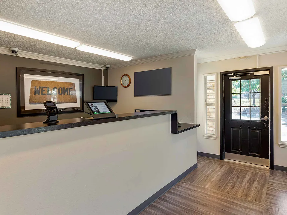 Lobby and Guest Check-in