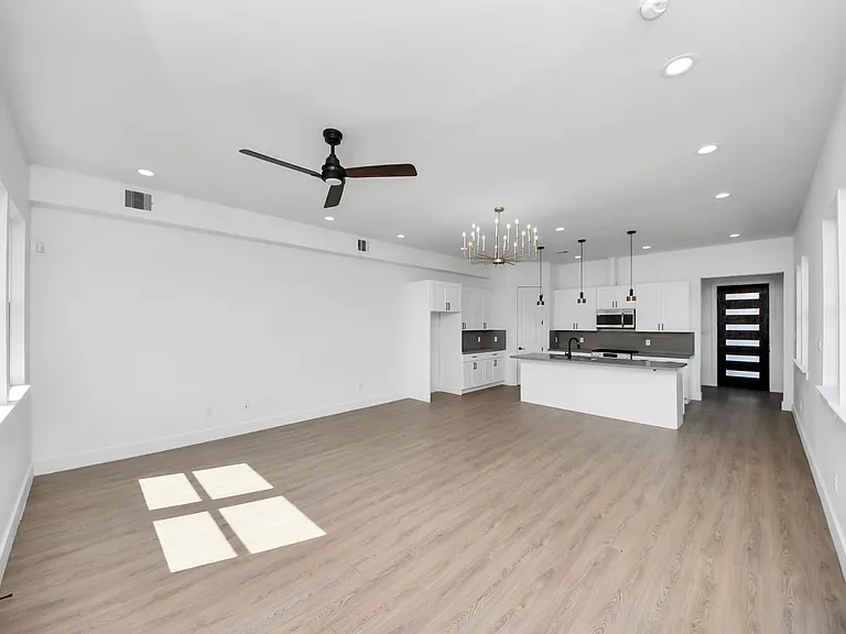 4133 E Toliver St — Photo 11