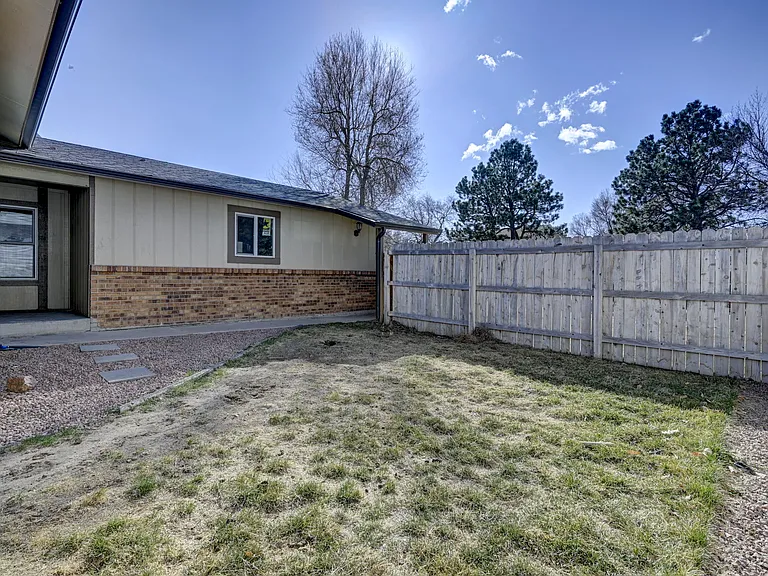 4318 Moonbeam Dr — Photo 3