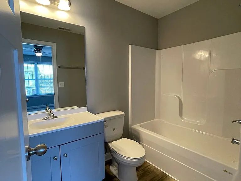 121 Bellbrook Ln — Photo 5