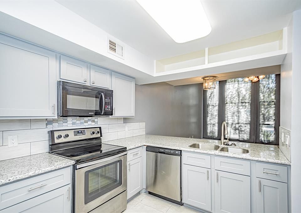 1st image of 3911 Sunrise Dr #20