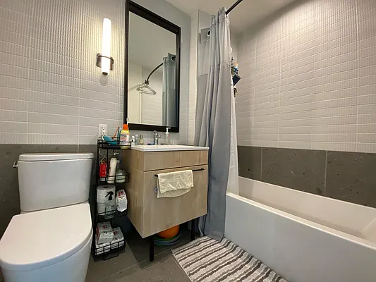 Rented by EXR | media 9