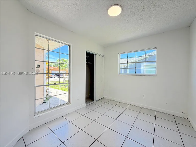 9850 W Heather Ln — Photo 9