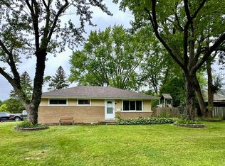 60 Golfview Rd, Lake Zurich, IL 60047