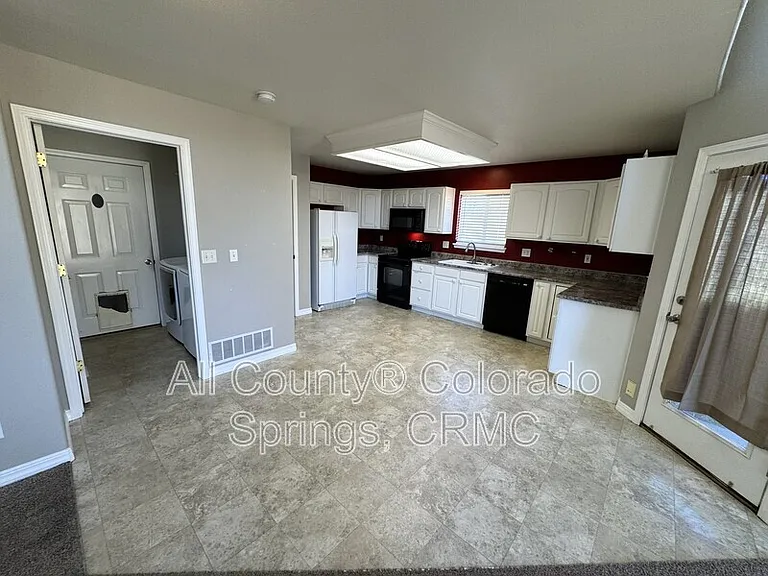 19120 Pinon Park Rd — Photo 4