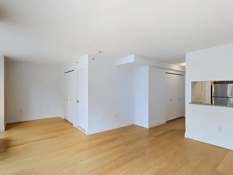 150 E 44th St #37F — Photo 5