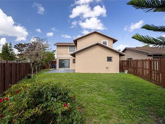4th image of 914 NW 106th Avenue Cir #0
