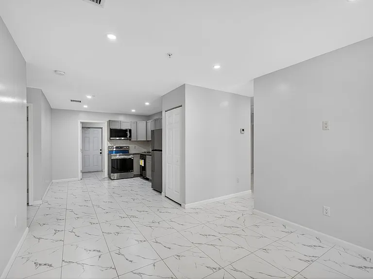 3255 Avenue J — Photo 11
