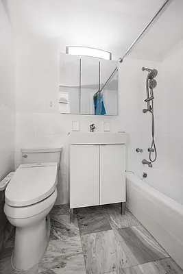 Rented by RELO REDAC INC. | media 9