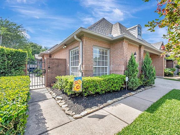 5th image of 1907 Carriage Brook Way