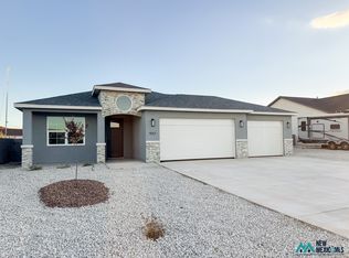 907 Pima Dr, Carlsbad, NM 88220