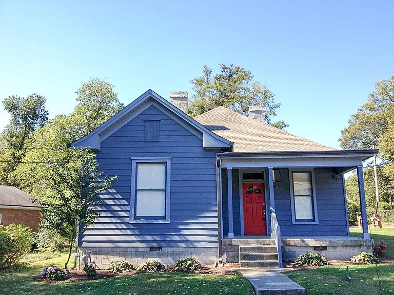 1813 Elliott Ave — Photo 2
