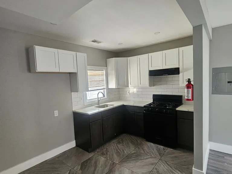 549-551 Scotland Rd #2 — Photo 3