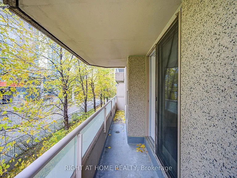 35 Empress Ave #207 — Photo 31