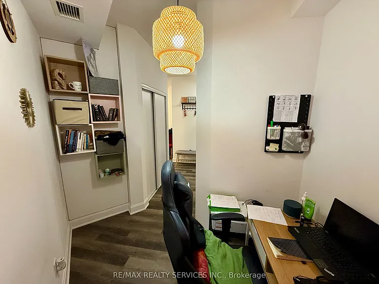 50 Lakebreeze Dr #229 — Photo 20