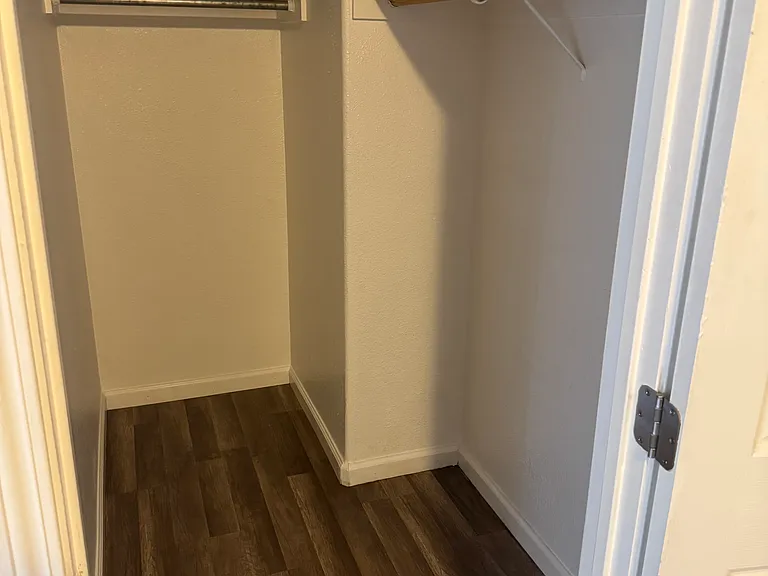 283 Morey Ave — Photo 19