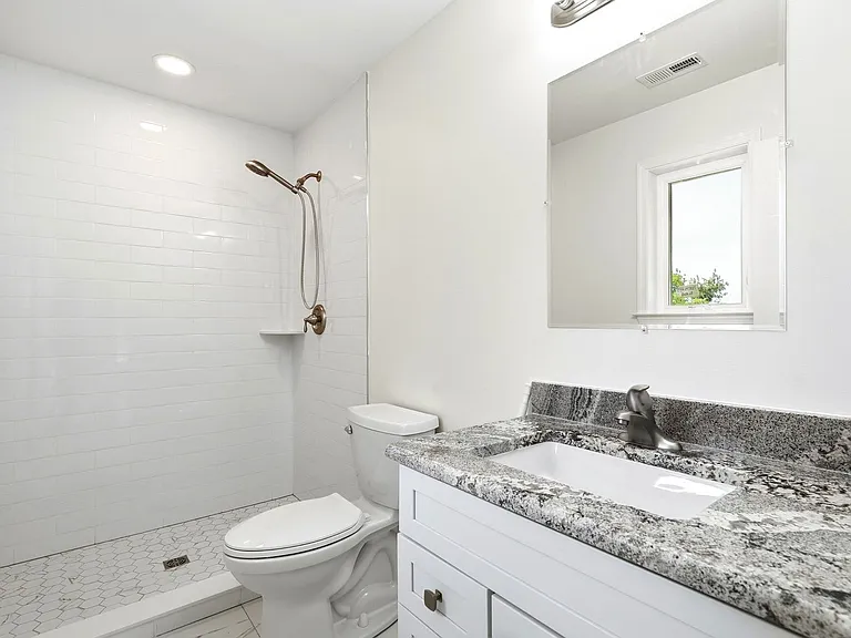 5116 Shore Dr — Photo 89