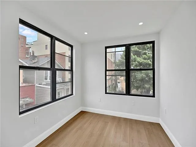 2 bed, 1.0 bath, $2,500 — Photo 4