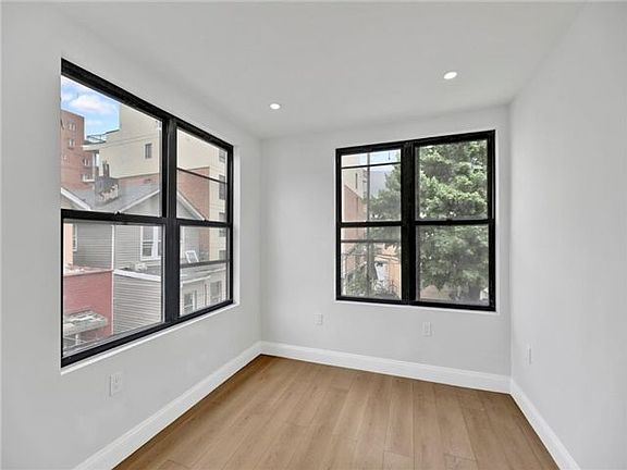 4th image of 3013 Brighton 5th St #2R