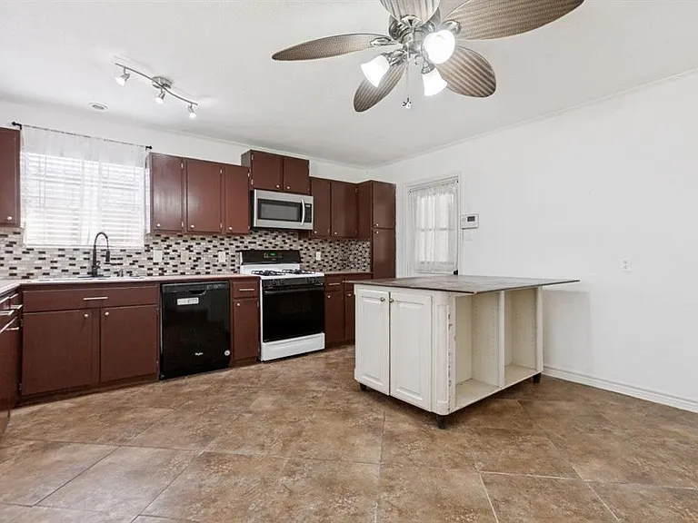 1407 Judy Dr — Photo 5