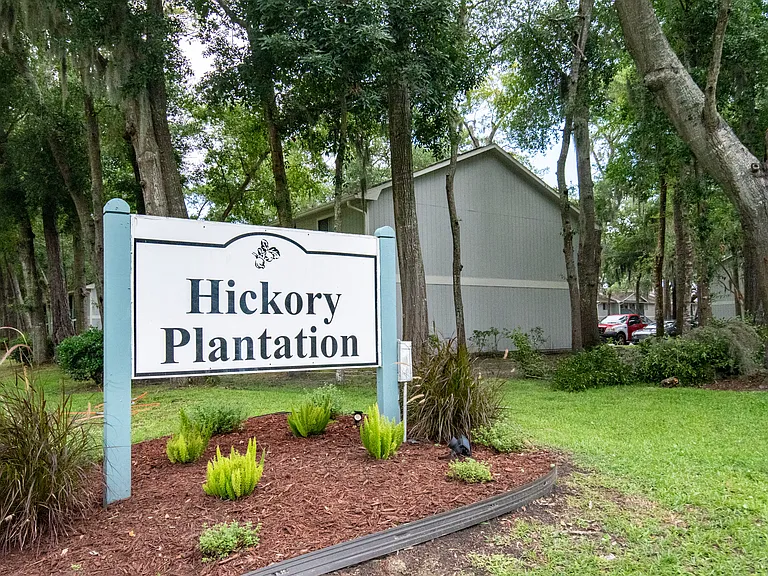 Hickory Plantation Apartments — Photo 10