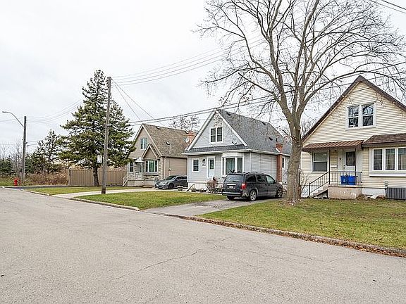 3rd image of 9 Cherry Rd #2