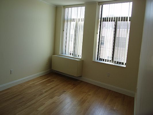 3rd image of 3003 Newtown Ave APT 4F