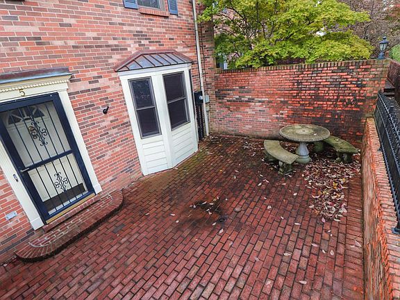 5th image of 229 S Collins St APT 5