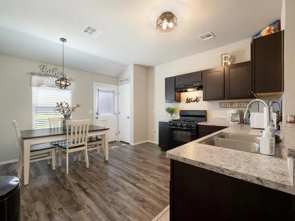 1404 Travertine Pl, Noble, OK 73068