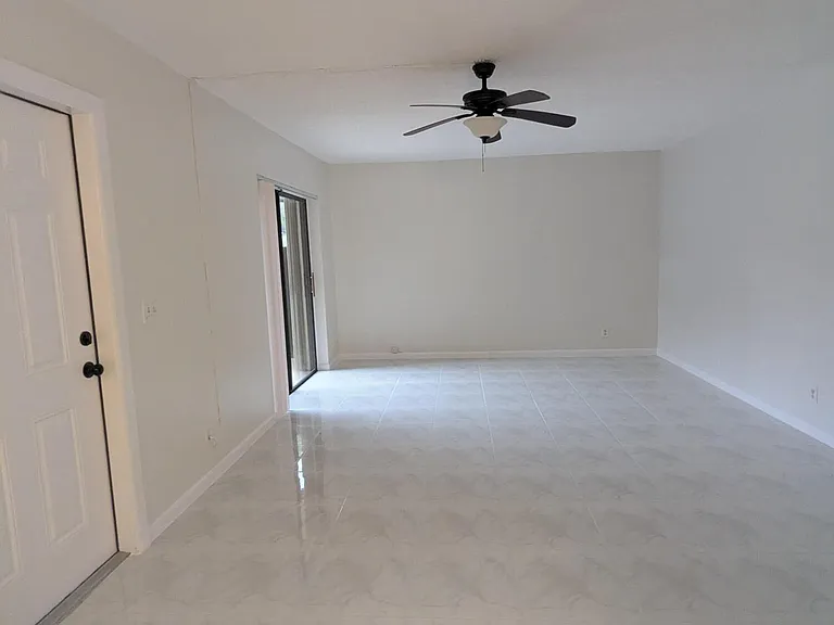2191 White Pine Cir #D — Photo 7