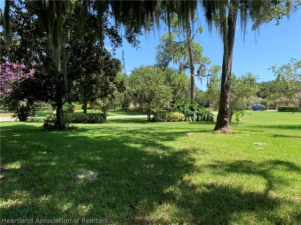 24 Meadowlake Cir S, Lake Placid, FL 33852