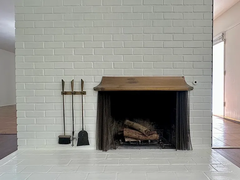 1240 Wellington Ave — Photo 4